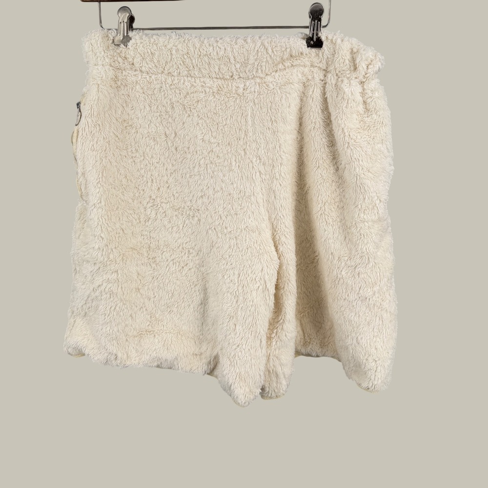 Jil Sander + Faux Fur Shorts 38 Cream Fleece High Rise Zip Pocket